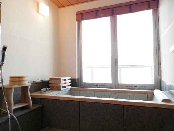 Bathroom. Door-to-door hot spring has been drawn. The Room of the Mansion, It is quite a big tub.