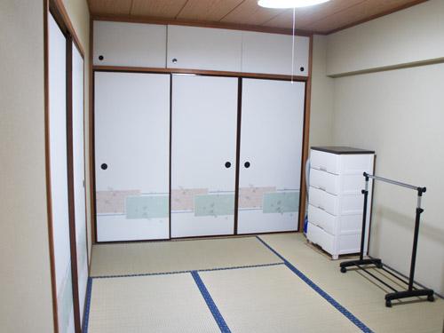 Non-living room. A Japanese-style closet