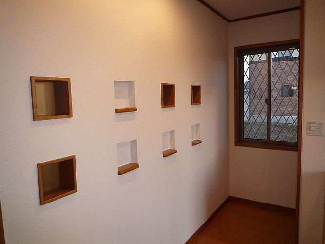 Other local. Bright entrance hall