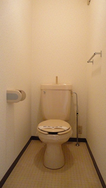 Toilet. It is scheduled to be changed to cleaning toilet seat.