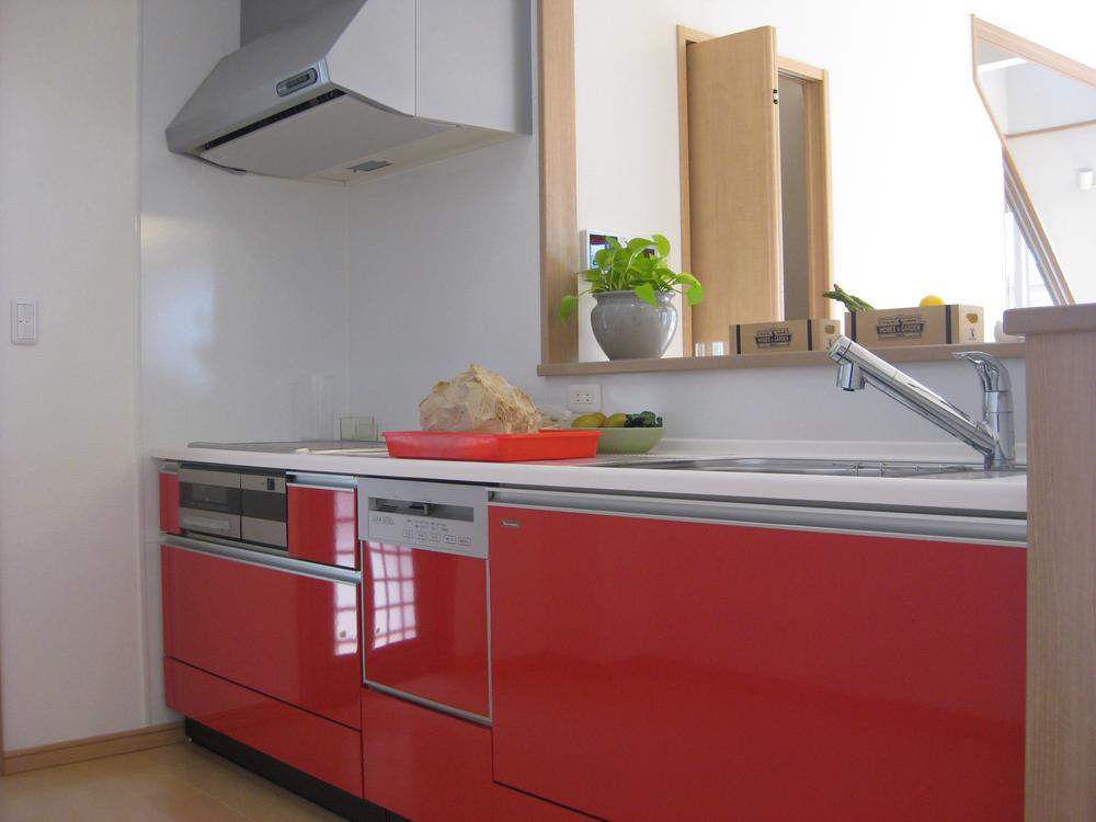Kitchen. IH cooking heater and dishwasher ・ Dryer are standard. It eases the burden of the wife of housework. 