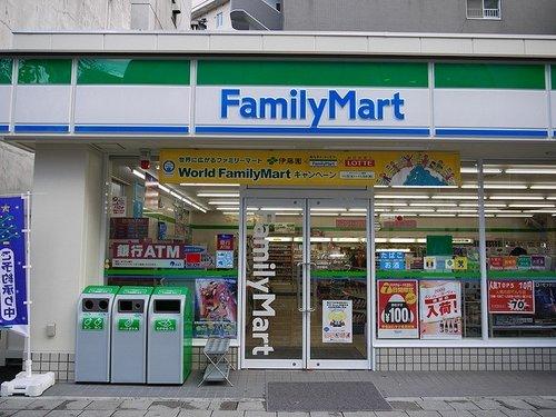 Convenience store. 817m to FamilyMart Fuji Iwamatsu shop