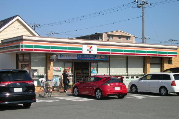 Convenience store. Seven-Eleven 100m to Matsuoka Minamiten