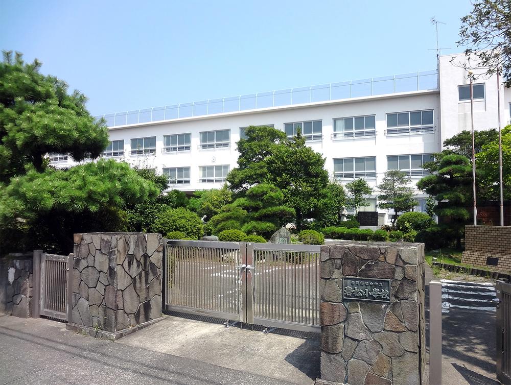 Primary school. 380m until Fuji Municipal Iwamatsu Elementary School