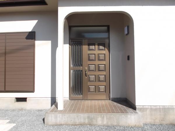 Entrance. ^^ Also because the front door is a simple to ^^ say the face