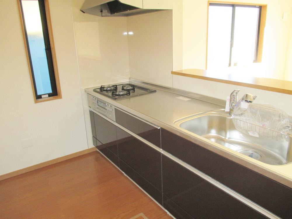 Kitchen. Easy-to-use system Kitchen