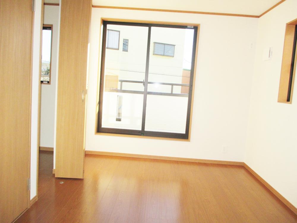 Non-living room. Bright living room