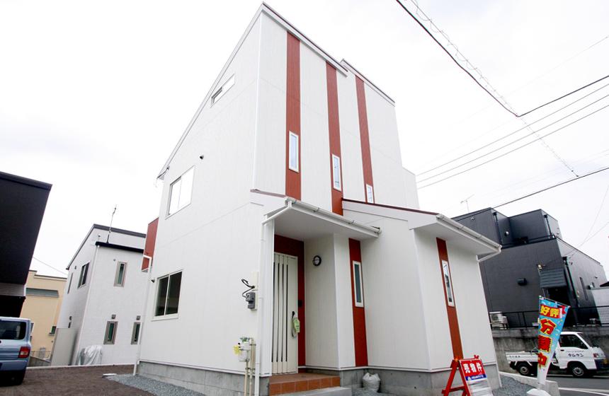 Local appearance photo. A Building appearance