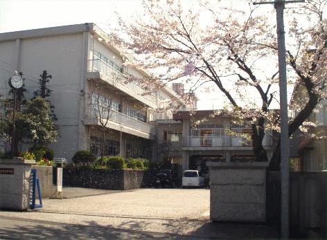 Junior high school. 2320m to Fuji Municipal Daeyeon junior high school