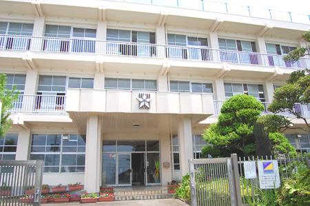 Primary school. Fuji Municipal Daeyeon 2160m to the first junior high school