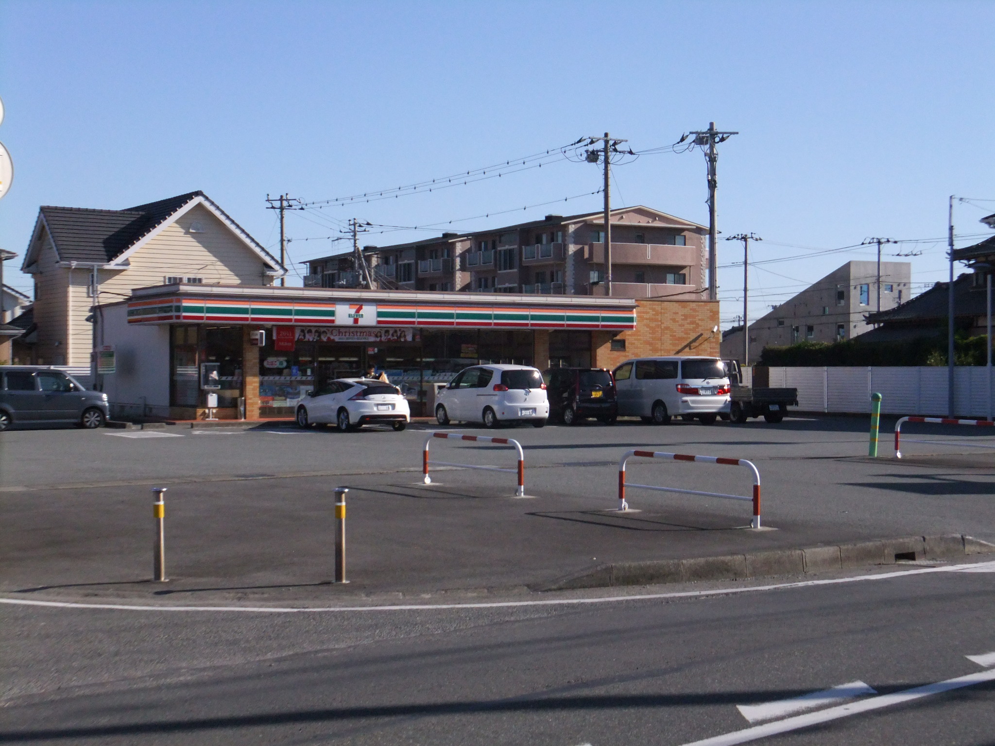 Convenience store. Seven-Eleven 143m to Fuji City Matsuoka Nishiten (convenience store)