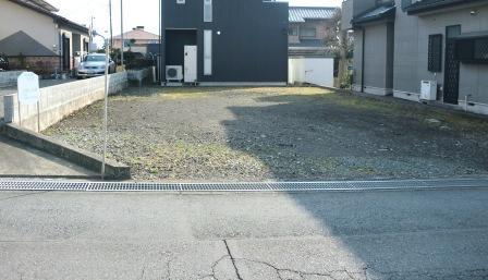 Local land photo. Local (January 2012) shooting a quiet residential area