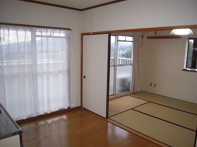 Living and room.  ※ There is no bay window