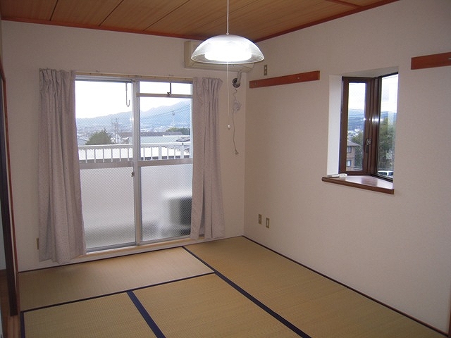 Living and room.  ※ There is no bay window