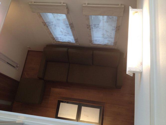 Other local. Vaulted ceiling with living