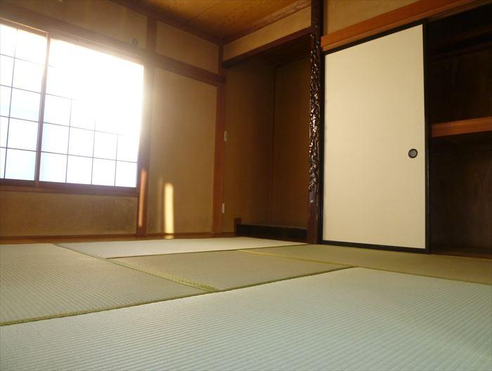 Non-living room. Alcove also marked with Japanese-style room