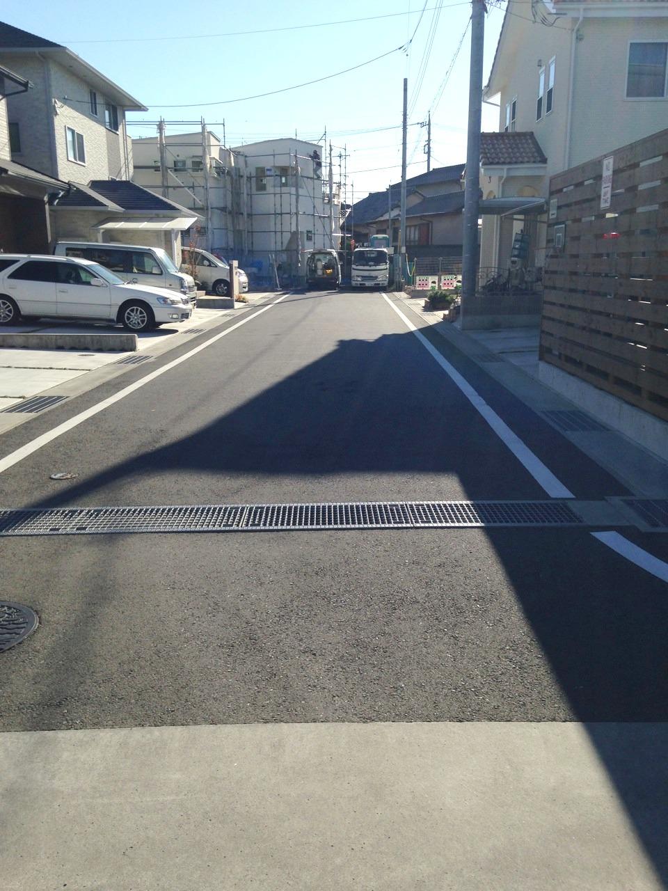 Local photos, including front road. Local (11 May 2013) Shooting