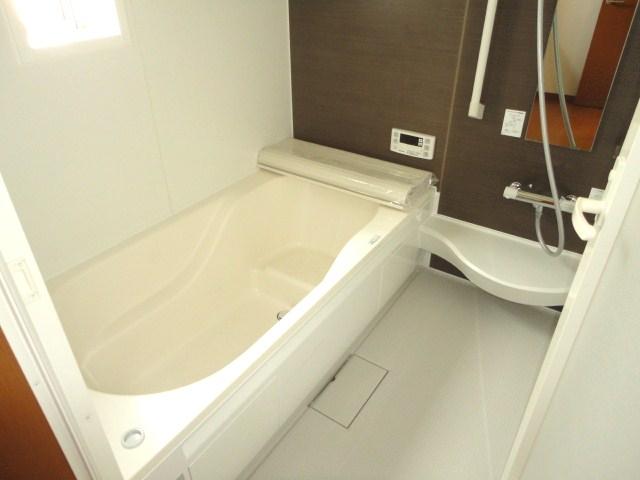 Same specifications photo (bathroom)