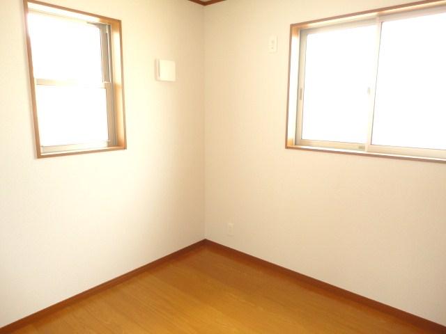 Same specifications photos (Other introspection)