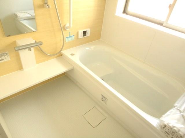 Same specifications photo (bathroom)