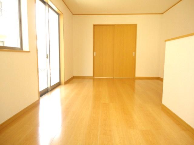 Same specifications photos (living)