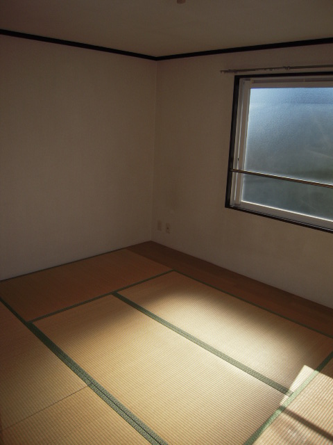 Other room space. Bright north Japanese-style room, Western-style change of possible consultation