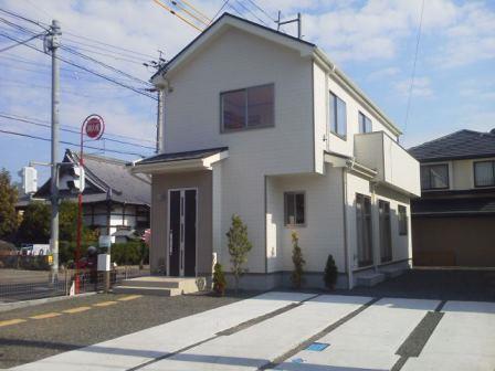 Local appearance photo. Local (11 May 2013) Shooting