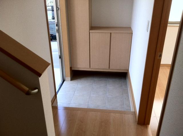 Entrance. 3 Building entrance, Cupboard