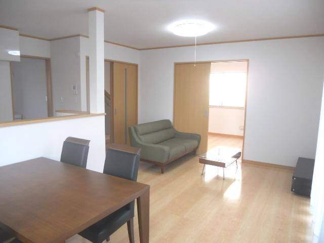 Local appearance photo. Produce a spacious space in the breadth of Building 3 Living shooting 15 Pledge ☆ It opens the door to follow next to the Western-style, You can also create a 20 quires more space! 