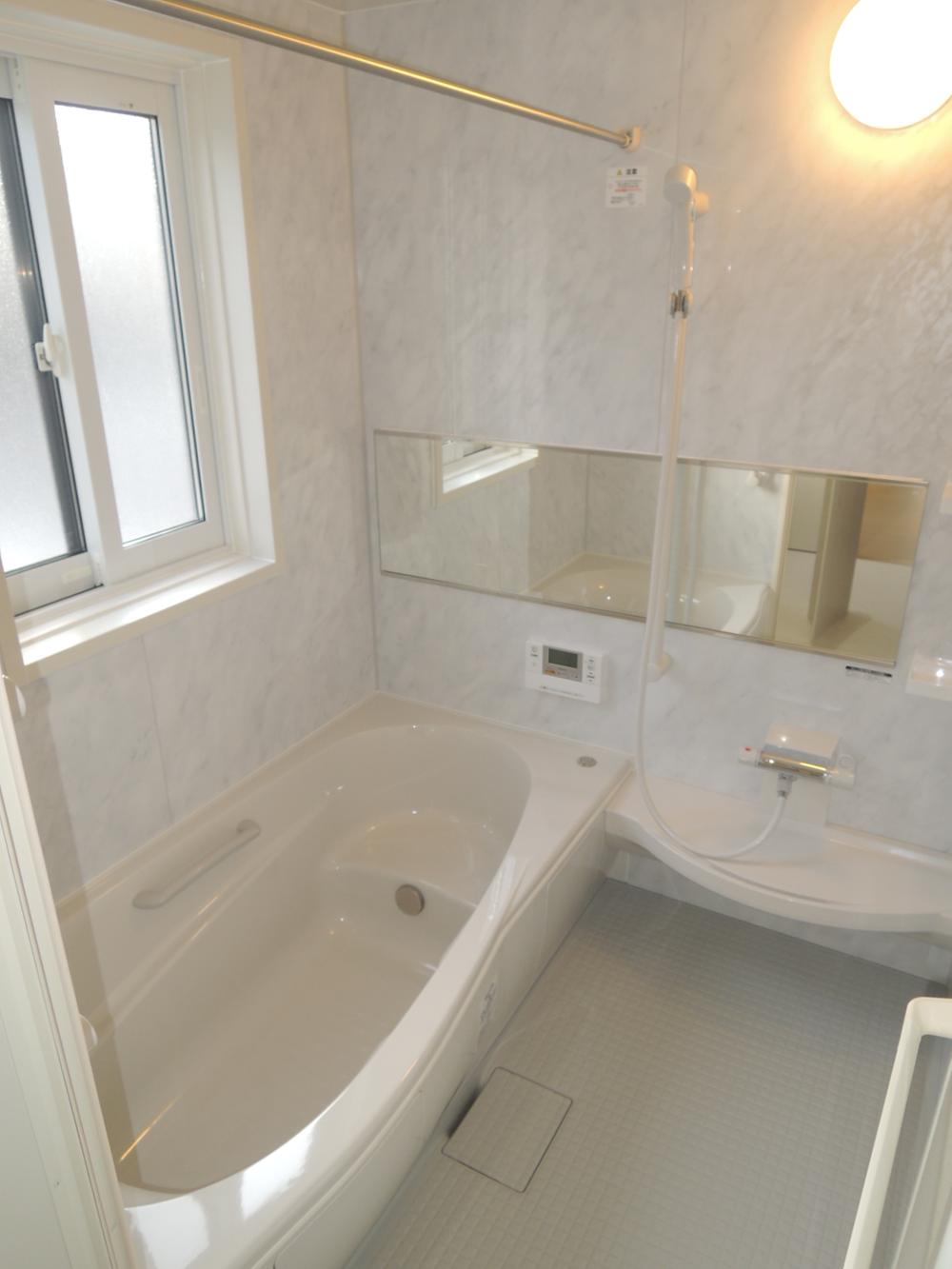 Bathroom. 2-20-14 No. land Bathroom (August 2013) Shooting 