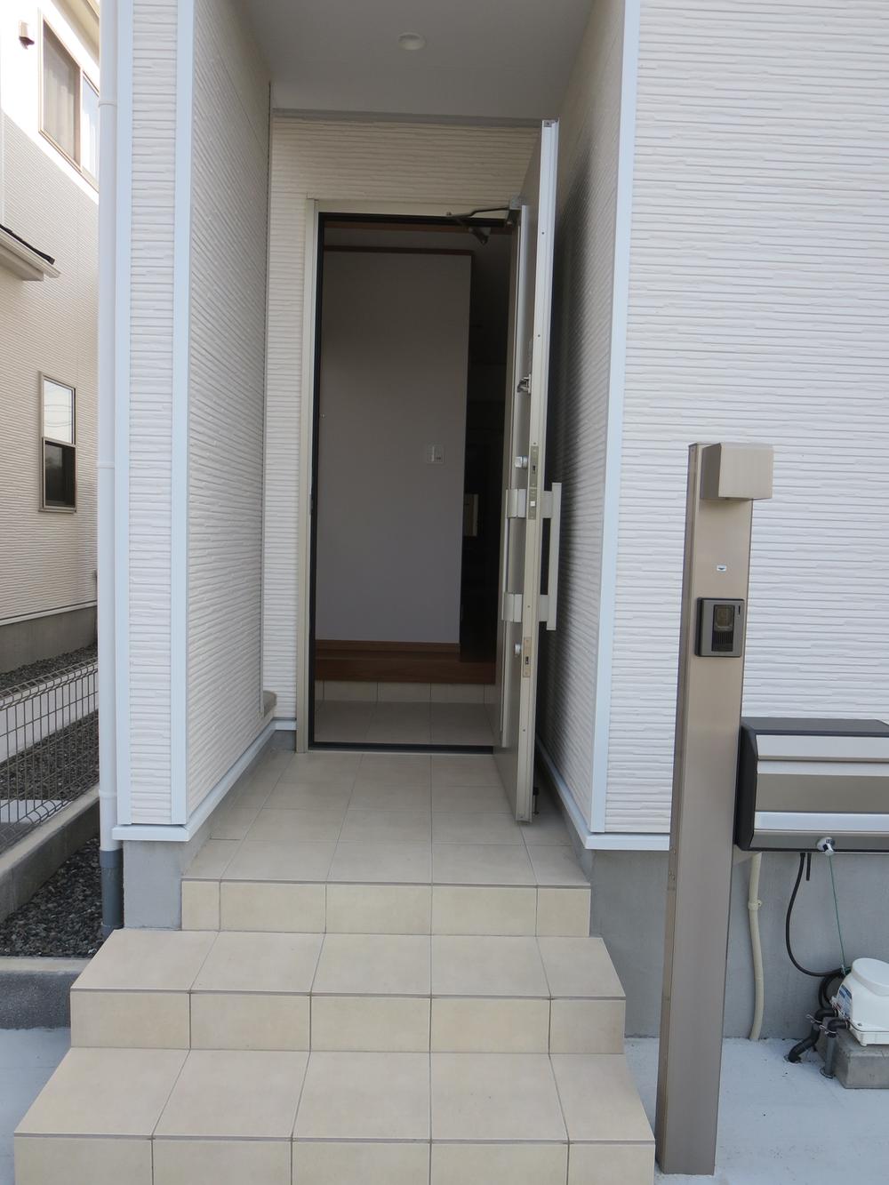 Entrance. Entrance of the same specification