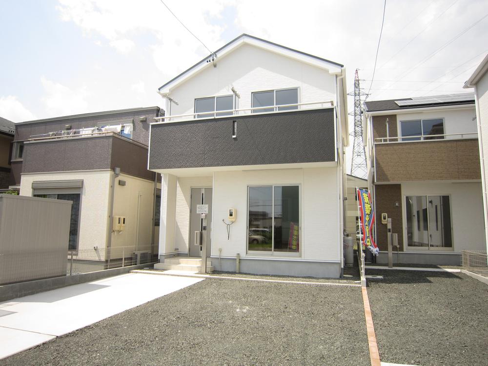 Rendering (appearance). Example of construction