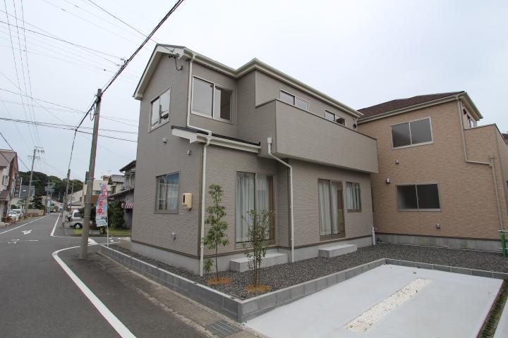 Local appearance photo. Local (10 May 2013) Shooting