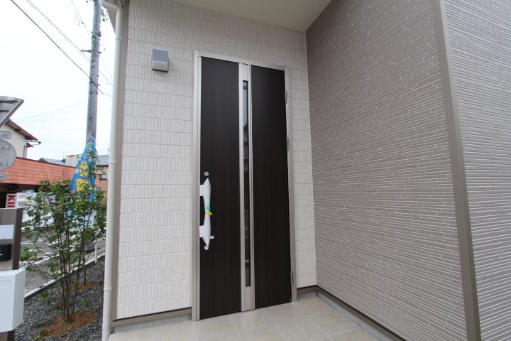 Entrance. Local (10 May 2013) Shooting