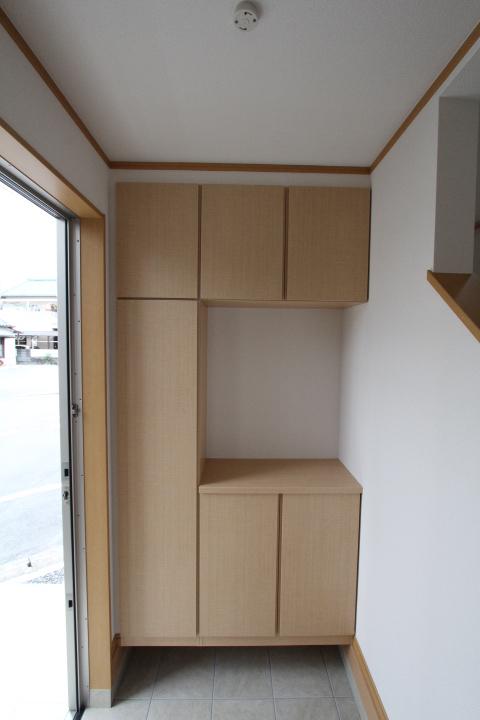 Entrance. Indoor (10 May 2013) Shooting