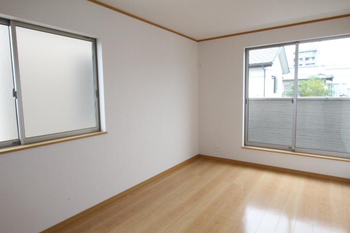 Non-living room. Indoor (10 May 2013) Shooting