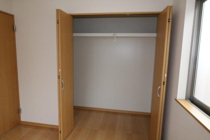 Non-living room. Indoor (10 May 2013) Shooting