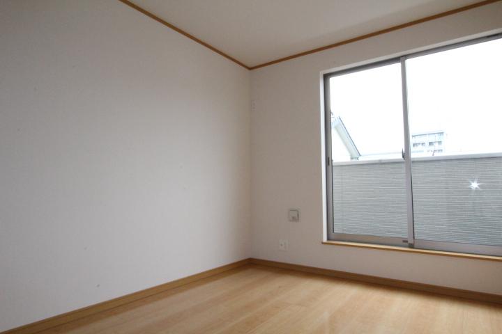 Non-living room. Indoor (10 May 2013) Shooting