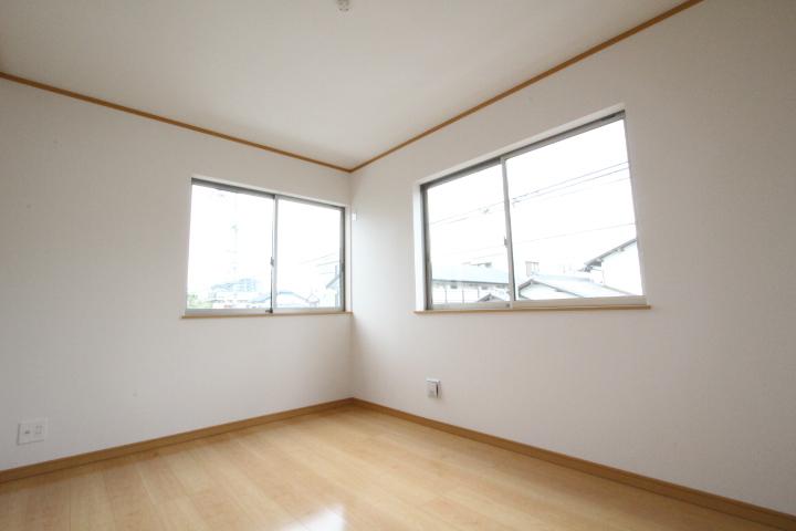 Non-living room. Indoor (10 May 2013) Shooting