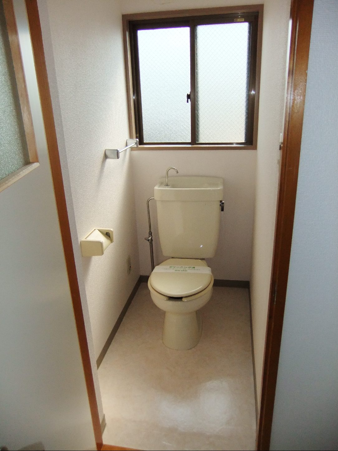Toilet. Toilets are Western-style Even taste of Showa.