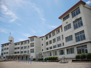 Primary school. Fujieda Municipal Fujieda until elementary school 1220m