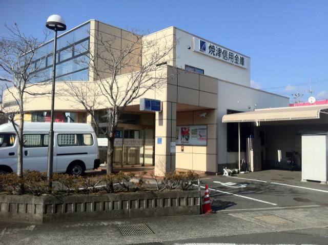 Bank. Yaizushin'yokinko Ikarumi to the branch 881m