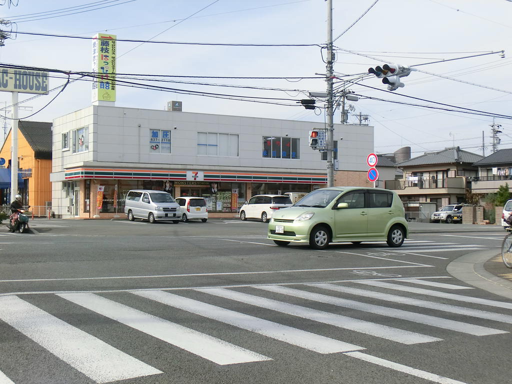 Convenience store. Seven-Eleven Fujieda Tanuma store up (convenience store) 536m