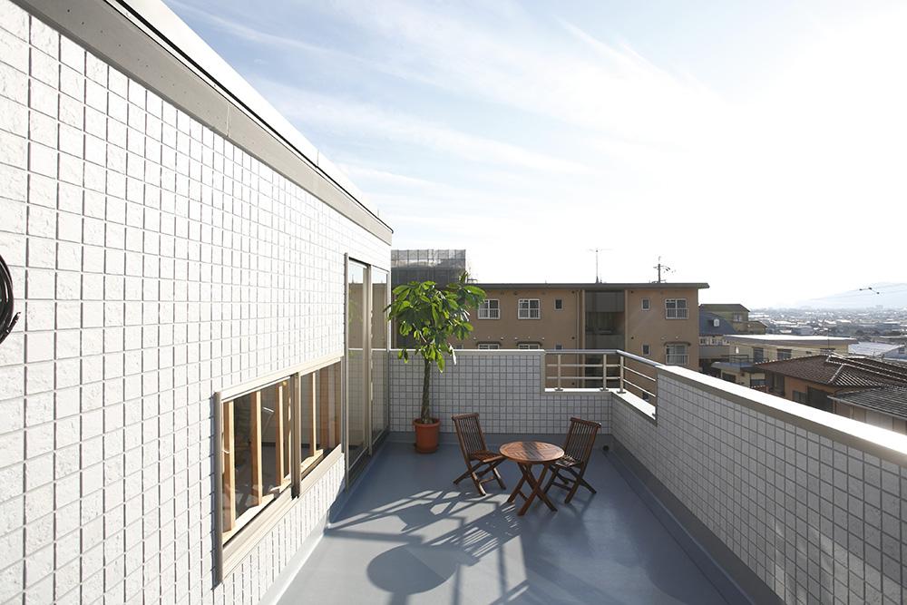 Balcony. Rooftop Sky Deck our construction cases