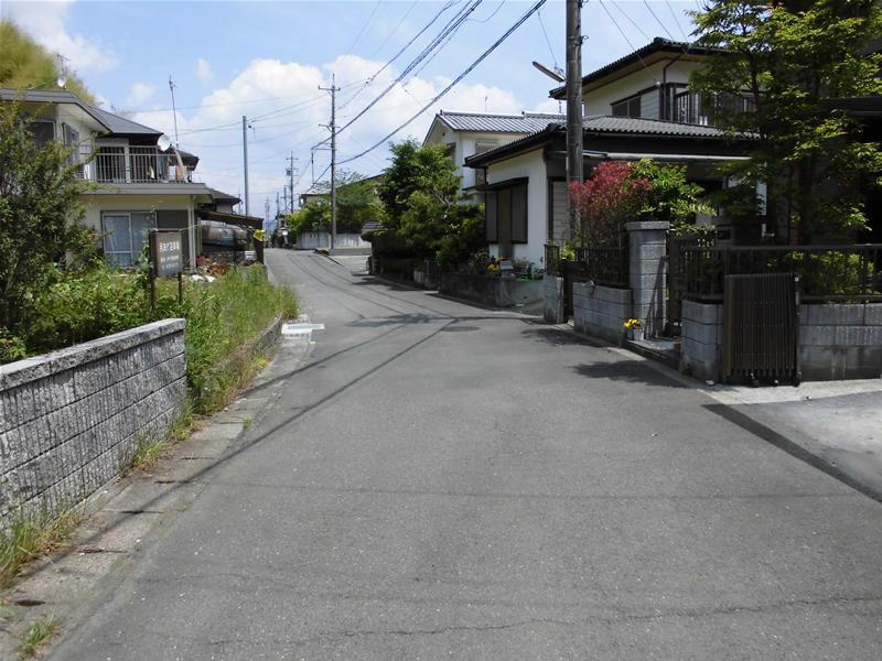 Local photos, including front road. Construction before the front road and local photo