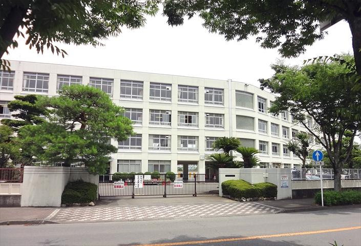 Primary school. Fujieda Municipal Fujieda until elementary school 880m