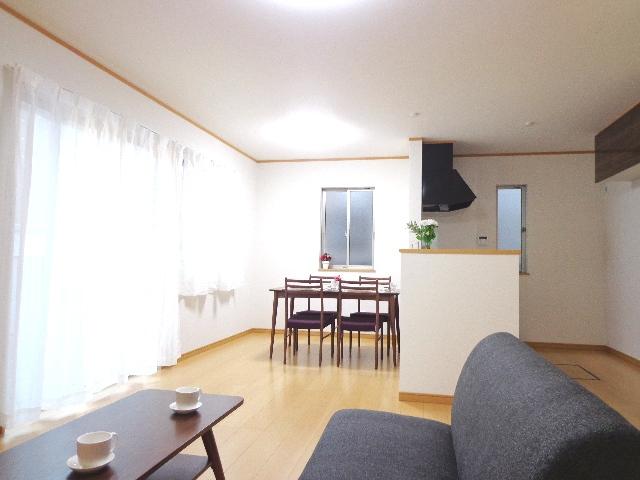 Living. Local (12 May 2013) shooting B Building