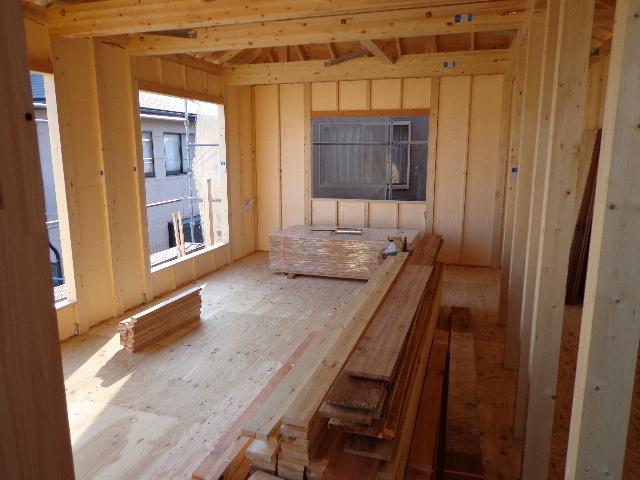 Local appearance photo. Local (August 2013) shooting A Building