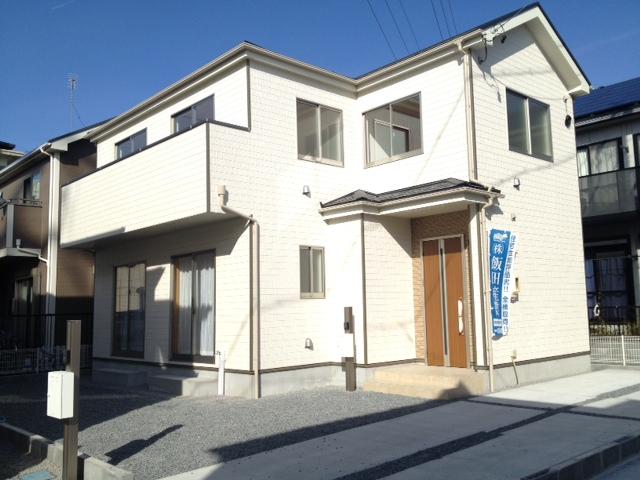 Local appearance photo. A Building exterior shooting (12 May 2013)