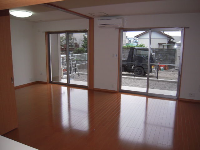 Living and room. ToHiro for accommodating the door ~ It will have 21 quires of LDK